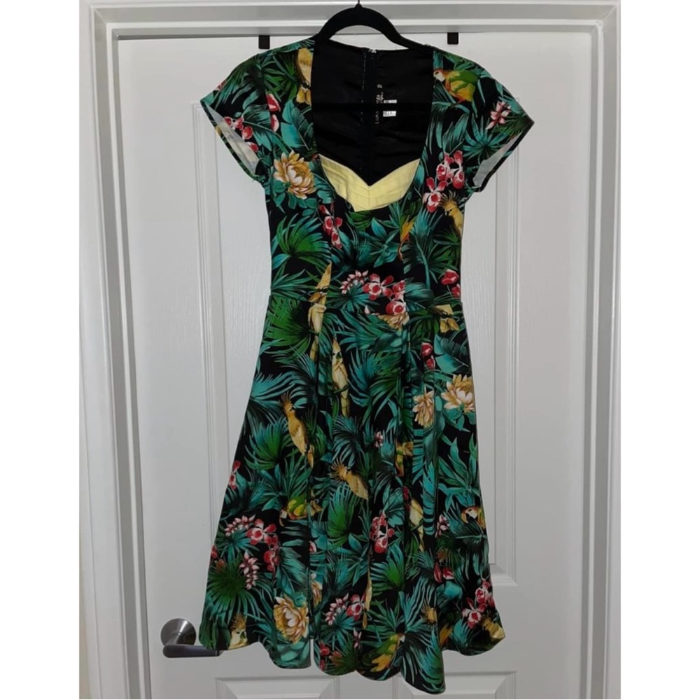 EUC PINUP COUTURE ALFREDA DRESS PARROTS - MD